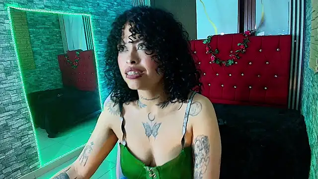 miahernadez303av online show from November 16, 4:14 am