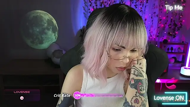 Kerry Kirk online show from April 20, 8:01 pm