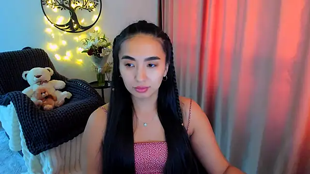 worldofkim online show from February 23, 4:46 am