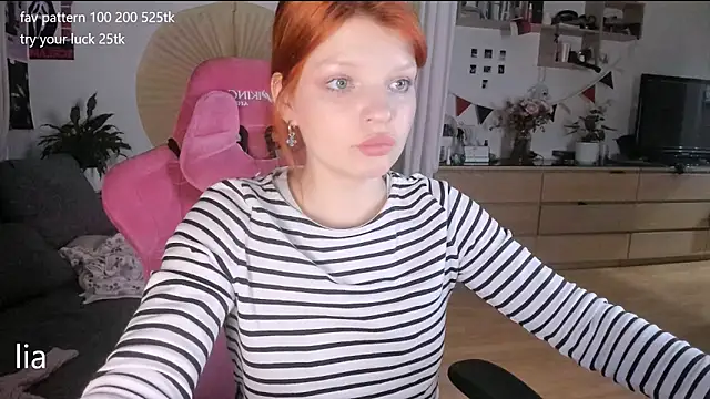 lil lia online show from December 3, 9:06 pm