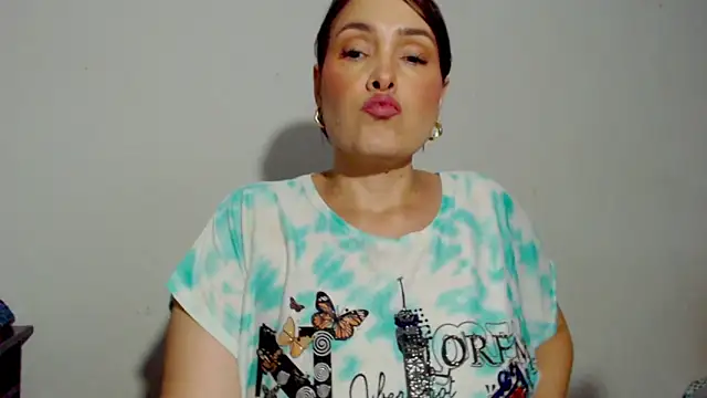 Snapshot of Miss_Agatha chatting on November 2, 2:59 am Miss Agatha online show from November 2, 2:59 am