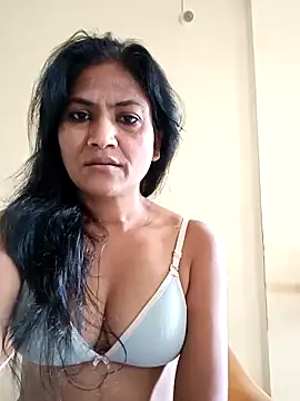 Snapshot of sunita6009 chatting on October 2, 3:00 am sunita6009 online show from October 2, 3:00 am