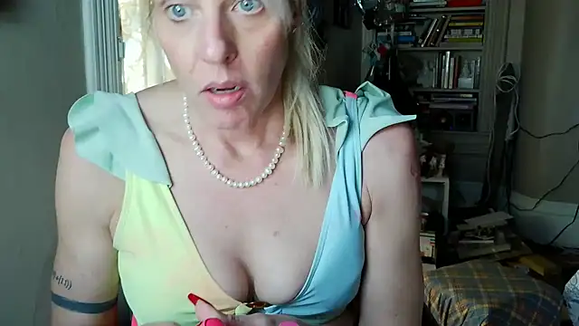 Glamazonx online show from December 22, 8:56 pm