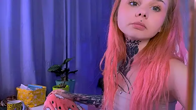 Britney Lynch online show from September 28, 9:20 pm