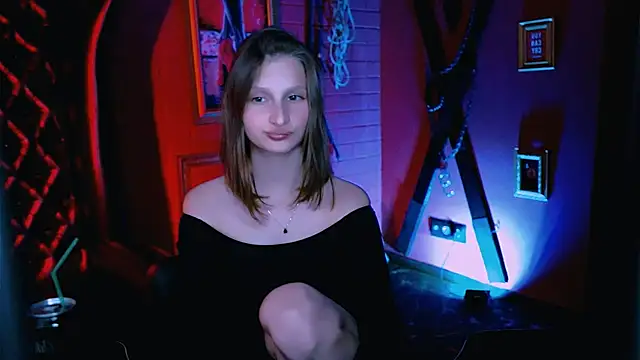 Snapshot of EllaHorton chatting on September 27, 4:47 pm EllaHorton online show from September 27, 4:47 pm