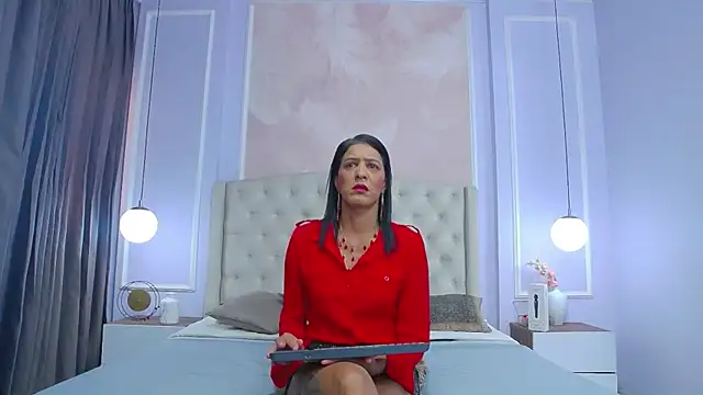 JoannaCox online show from November 10, 8:15 pm