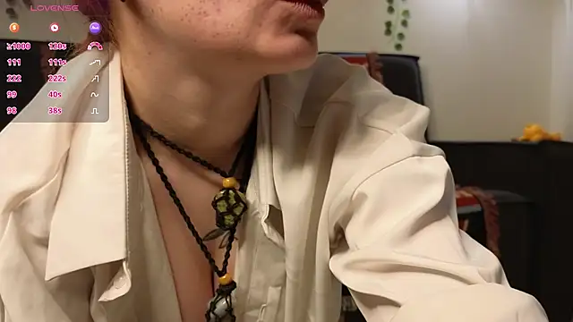 girl with snaketatto0 online show from December 15, 1:55 am