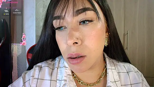 leahtemptation3 online show from May 15, 11:18 pm