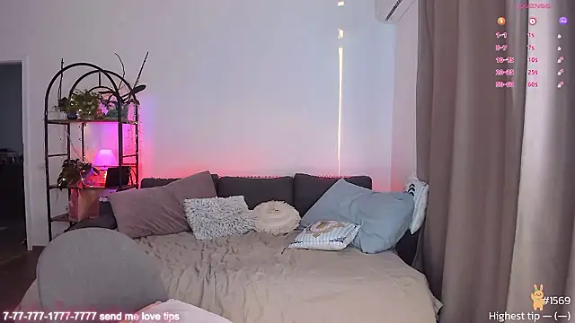 Carrolyna online show from March 23, 4:24 pm