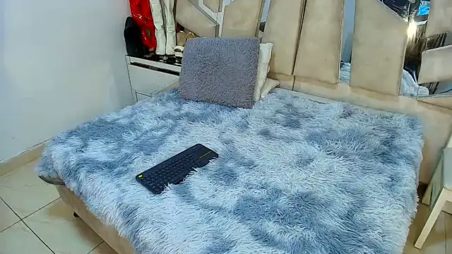 Natalyefoster online show from October 11, 7:16 pm