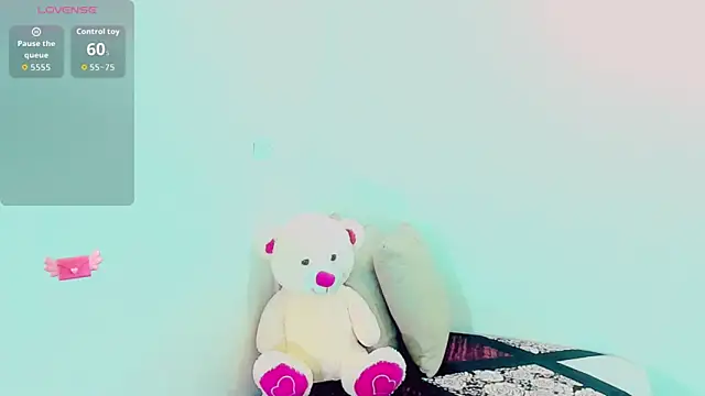 Emmaa Saenz  online show from April 8, 10:01 pm