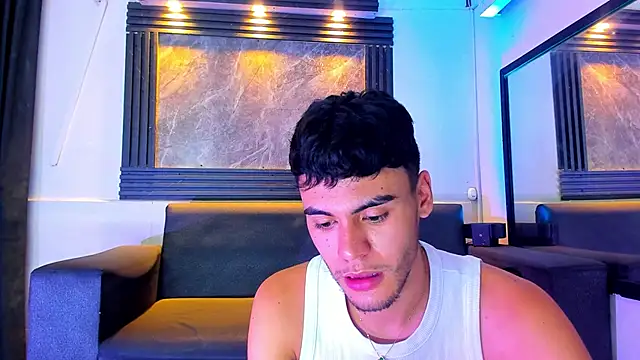 liam genner  online show from November 28, 8:23 pm