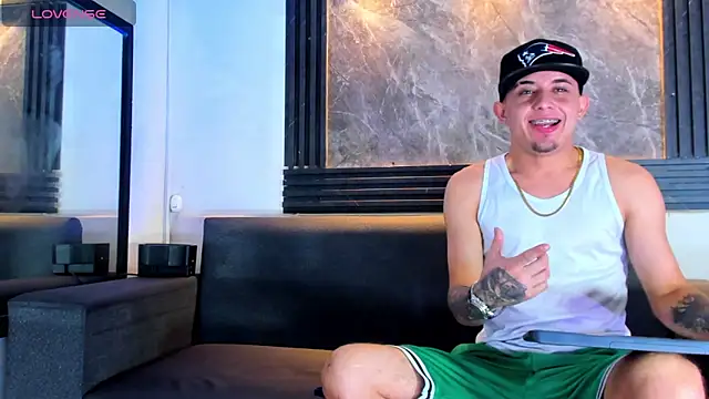 liam genner  online show from September 29, 8:03 pm