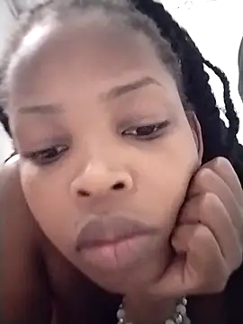 queen-sasha online show from November 9, 9:05 am