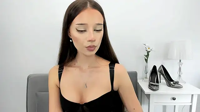 Snapshot of EmilyDarling chatting on October 9, 8:46 pm EmilyDarling online show from October 9, 8:46 pm