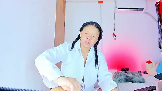 Emily Coper18 online show from September 12, 1:51 pm