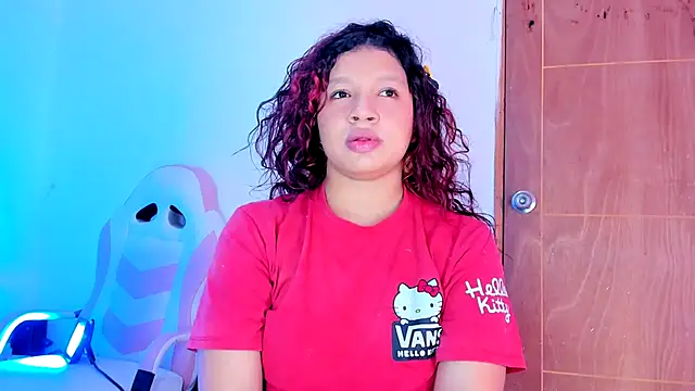 Emily Coper18 online show from April 17, 9:50 pm