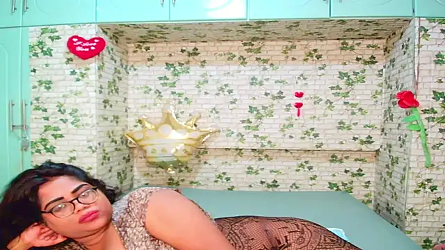 Indian Lola00 online show from September 27, 7:43 pm