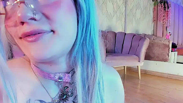 Broklinwhite  online show from November 13, 3:55 pm