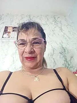 Snapshot of biancchi chatting on October 3, 10:31 am biancchi online show from October 3, 10:31 am