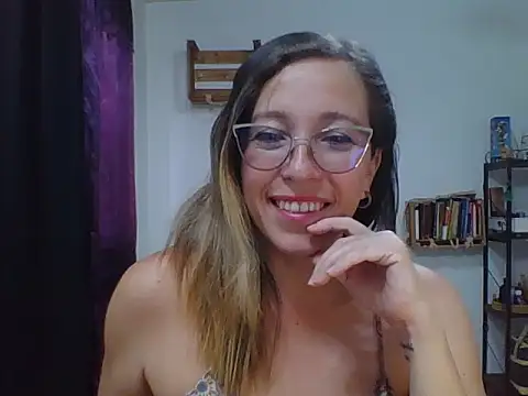 Snapshot of charlott_ponce chatting on September 9, 7:35 pm charlott ponce online show from September 9, 7:35 pm