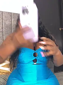 emilyrojas online show from April 15, 1:33 pm