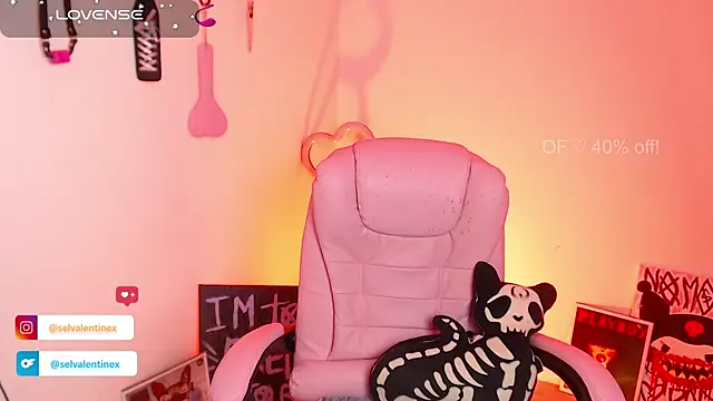 selvalentinex online show from October 22, 3:44 am