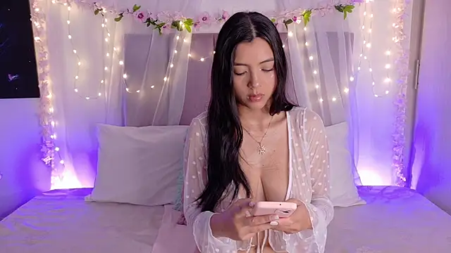 Julie Bennet online show from April 16, 2:56 am