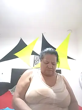 Shanttal0272 online show from April 17, 3:19 am