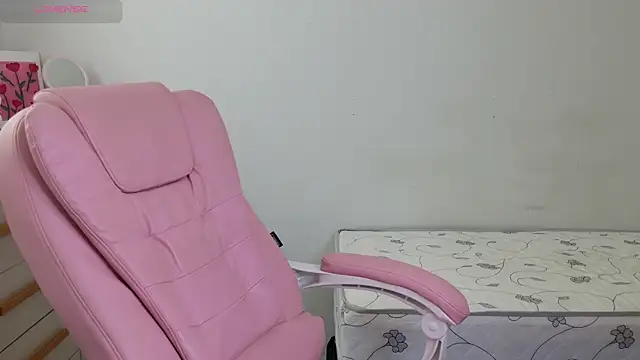 ninapego online show from November 7, 1:17 pm