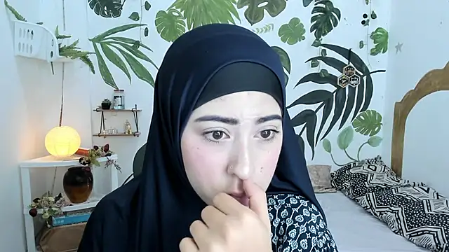 chaymae nah  online show from October 11, 3:33 am