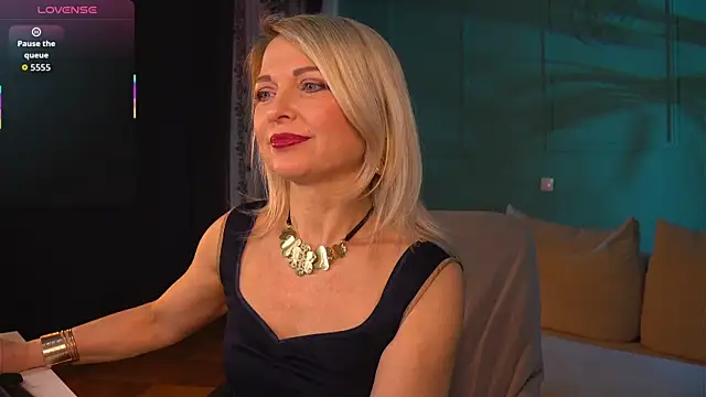 Gloria Lovely online show from April 2, 11:19 am