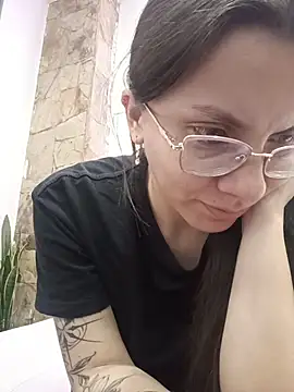 karlamorris  online show from November 5, 2:33 pm