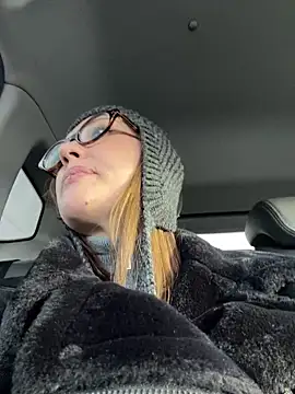 RinaCat online show from November 14, 5:40 am