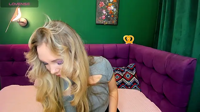 EvaMoran online show from October 3, 1:54 am