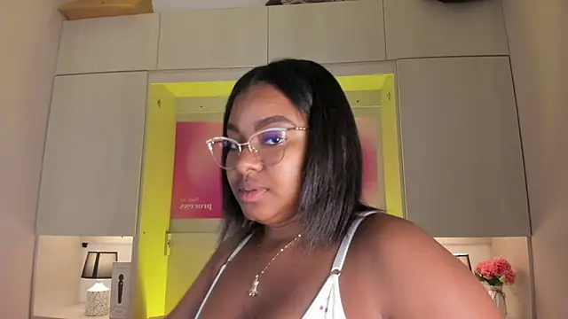 tamaraa smiith online show from February 3, 7:40 pm