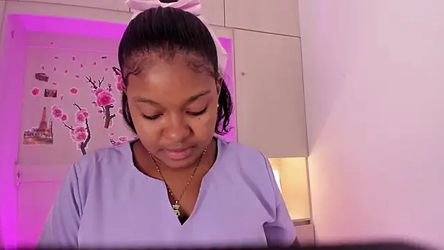 tamaraa smiith online show from November 28, 8:45 pm