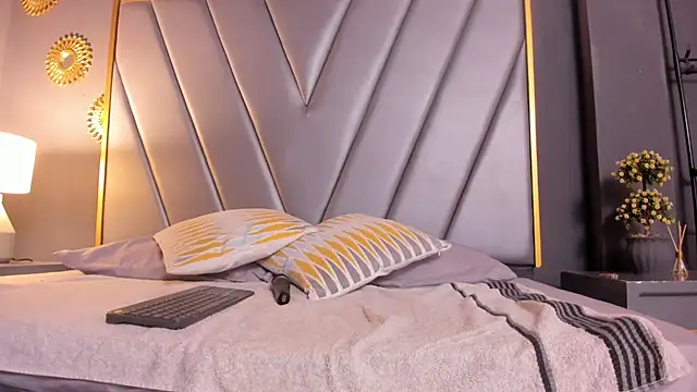 BrendaAdams  online show from March 27, 10:38 am