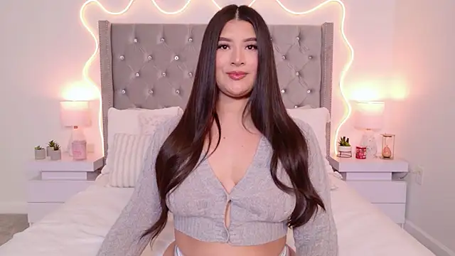 JuliaSUMMERS2022 online show from April 16, 11:40 pm