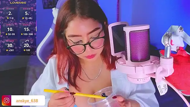 AnngelaSkye online show from March 19, 6:40 am