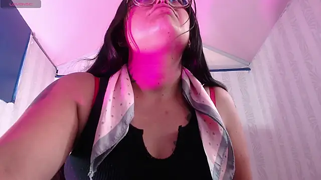 vitoria23  online show from April 15, 3:45 pm