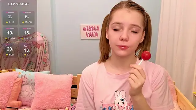 PrincessLittleKiki online show from November 10, 7:14 am