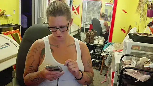 Lisalovely6981 online show from September 17, 10:35 am