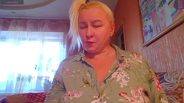 mira robinsonnn online show from October 17, 2:37 am