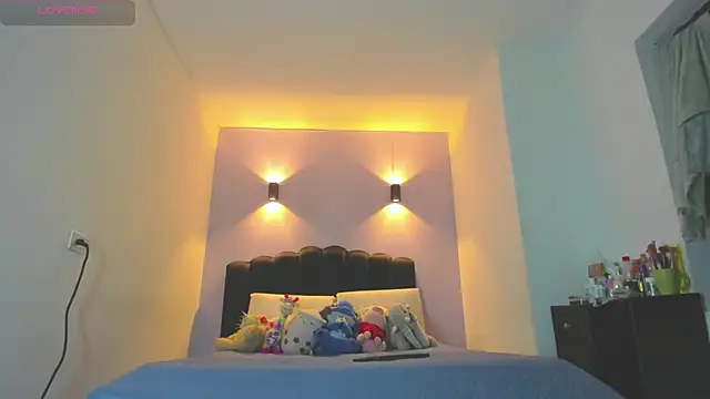 Sofia Clauss  online show from April 3, 5:05 am