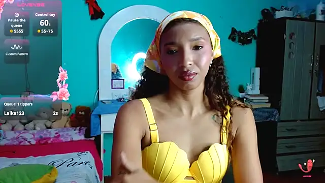 sensitive brunette online show from November 22, 2:14 am