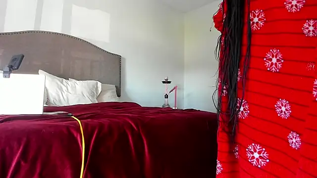 yiauana online show from September 28, 3:17 pm