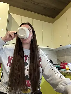 Karolina llove online show from November 7, 10:54 am