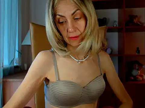 Tanya6547 online show from September 12, 8:12 am