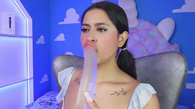 miss   anya online show from November 18, 11:00 am